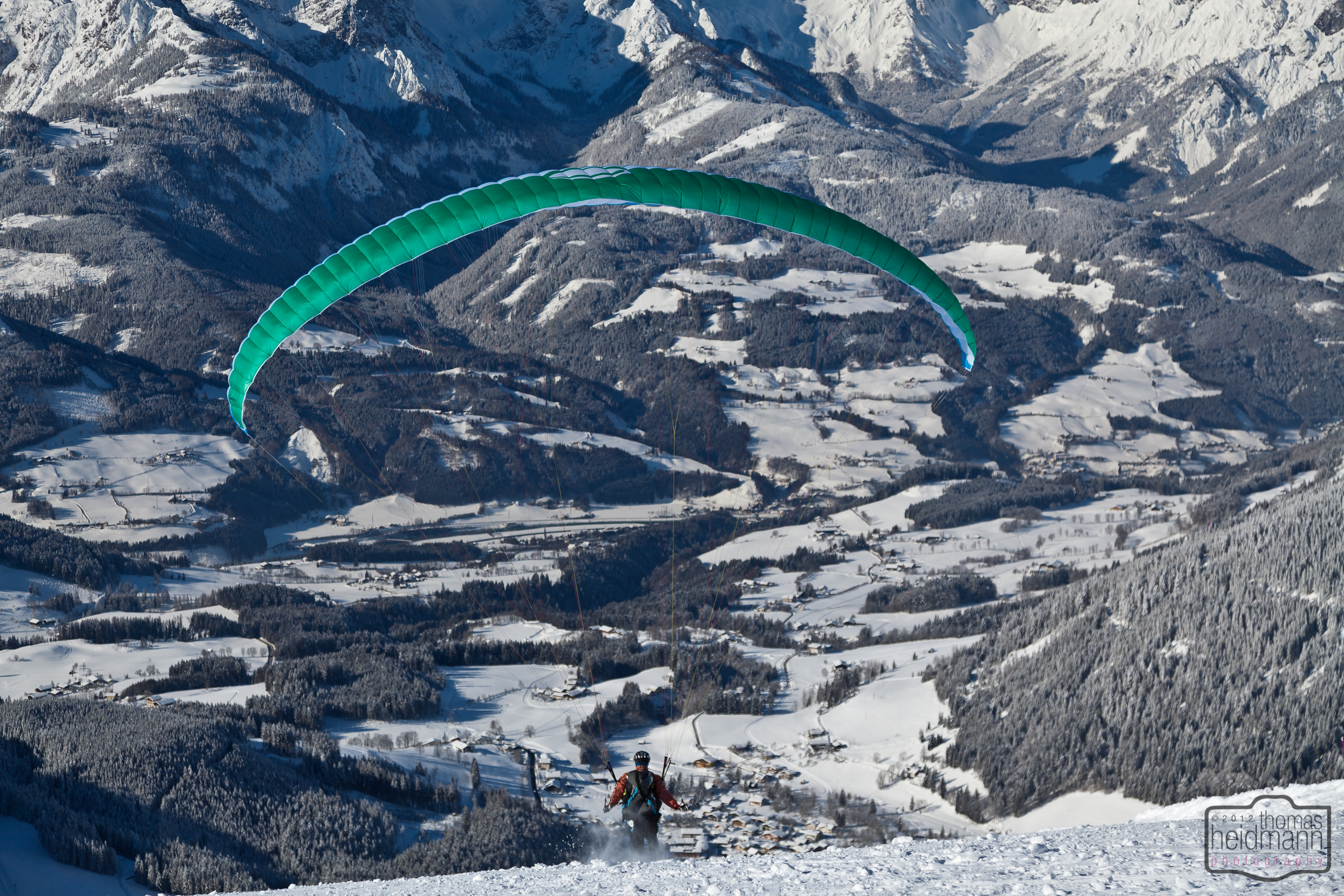 Paraglider startet auf der Bischlingshöhe