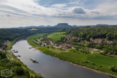 Ausblick vom Elbsandsteingebirge zur Elbe