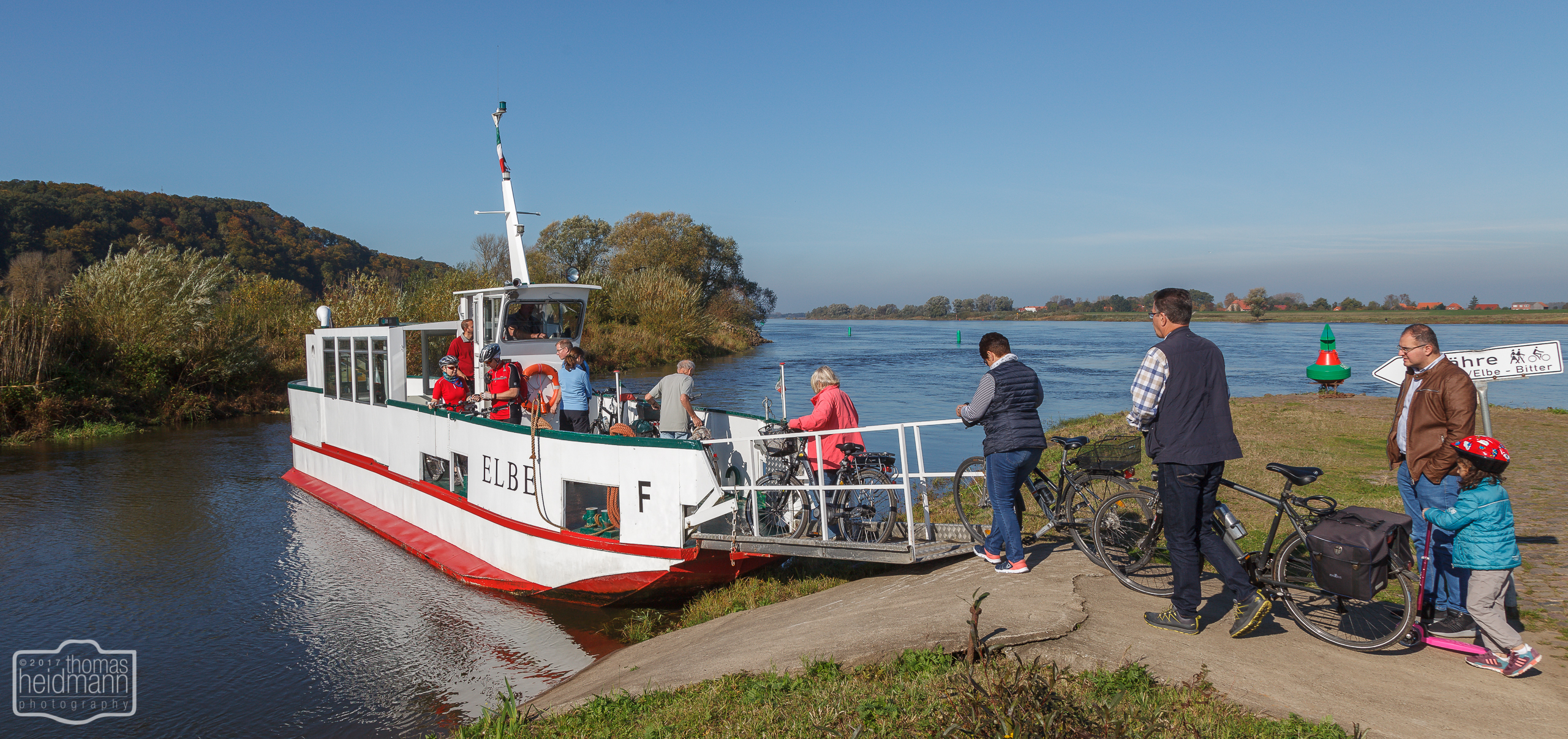 Personenfähre über die Elbe bei Hitzacker