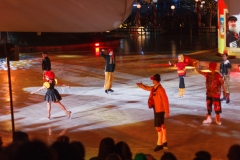 Eisrevue auf dem Weihnachtsmarkt der Autostadt