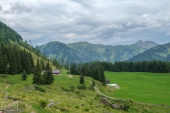 Wanderung zur Hirschgrubenalm und Modereggalm - Die Hirschgrubenalm