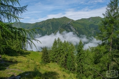 Gratwanderung - Die Sonne ist da, der Nebel noch im Tal