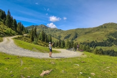 Mountainbiker beim Aufstieg zum Wildkogel