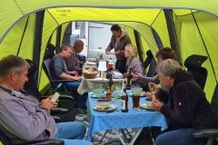 Gemütliches Beisammensein mit Freunden in Thale bei der Rapbode-Talsperre