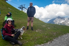 Xenia im Paragliding Outfit kurz vorm Start